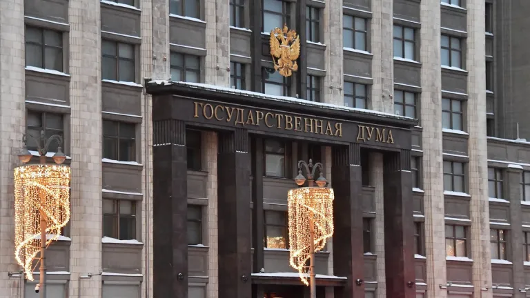 Миронов предложил запретить закупку продуктов с пальмовым маслом для больниц и школ